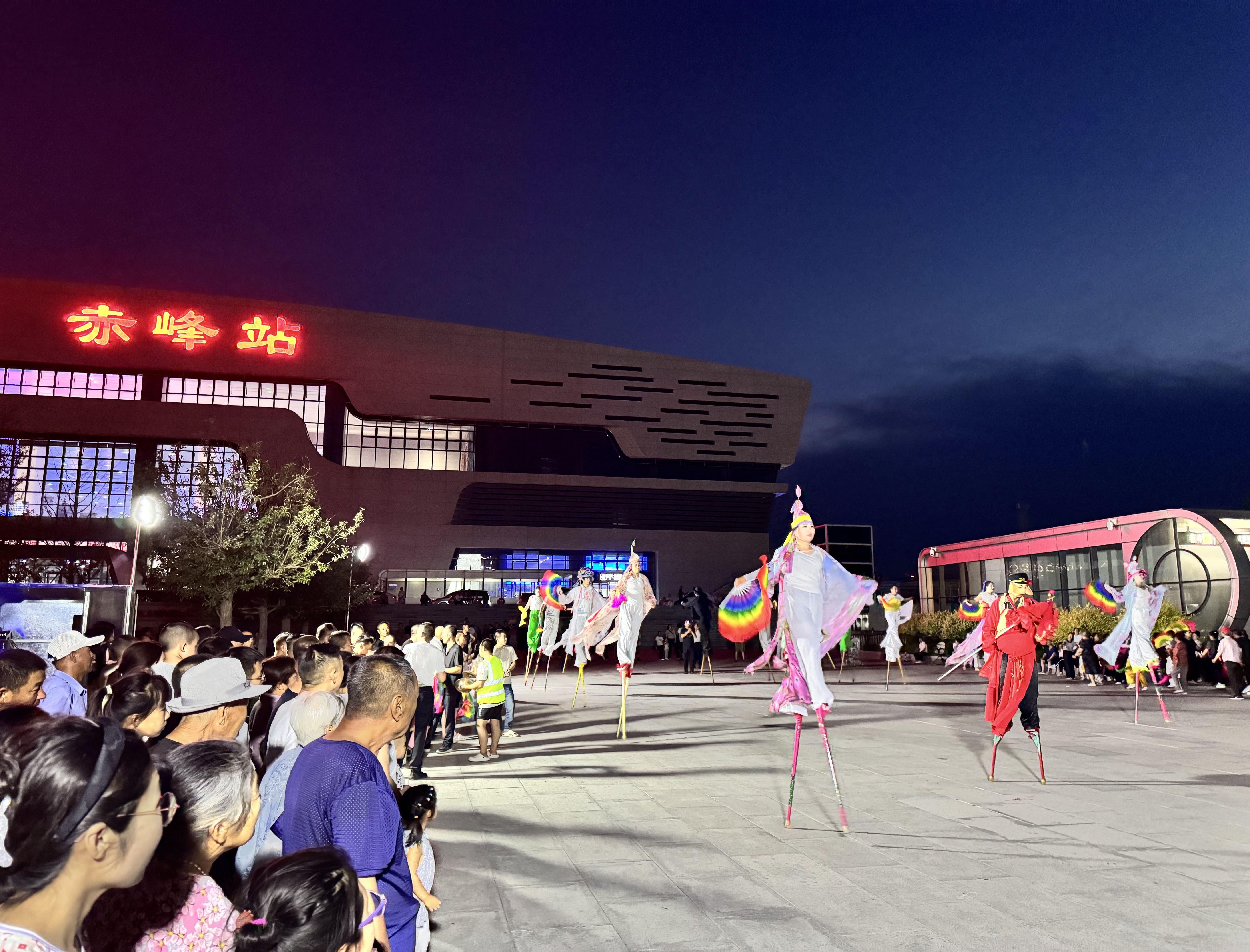 Stilt walking performance in Chifeng