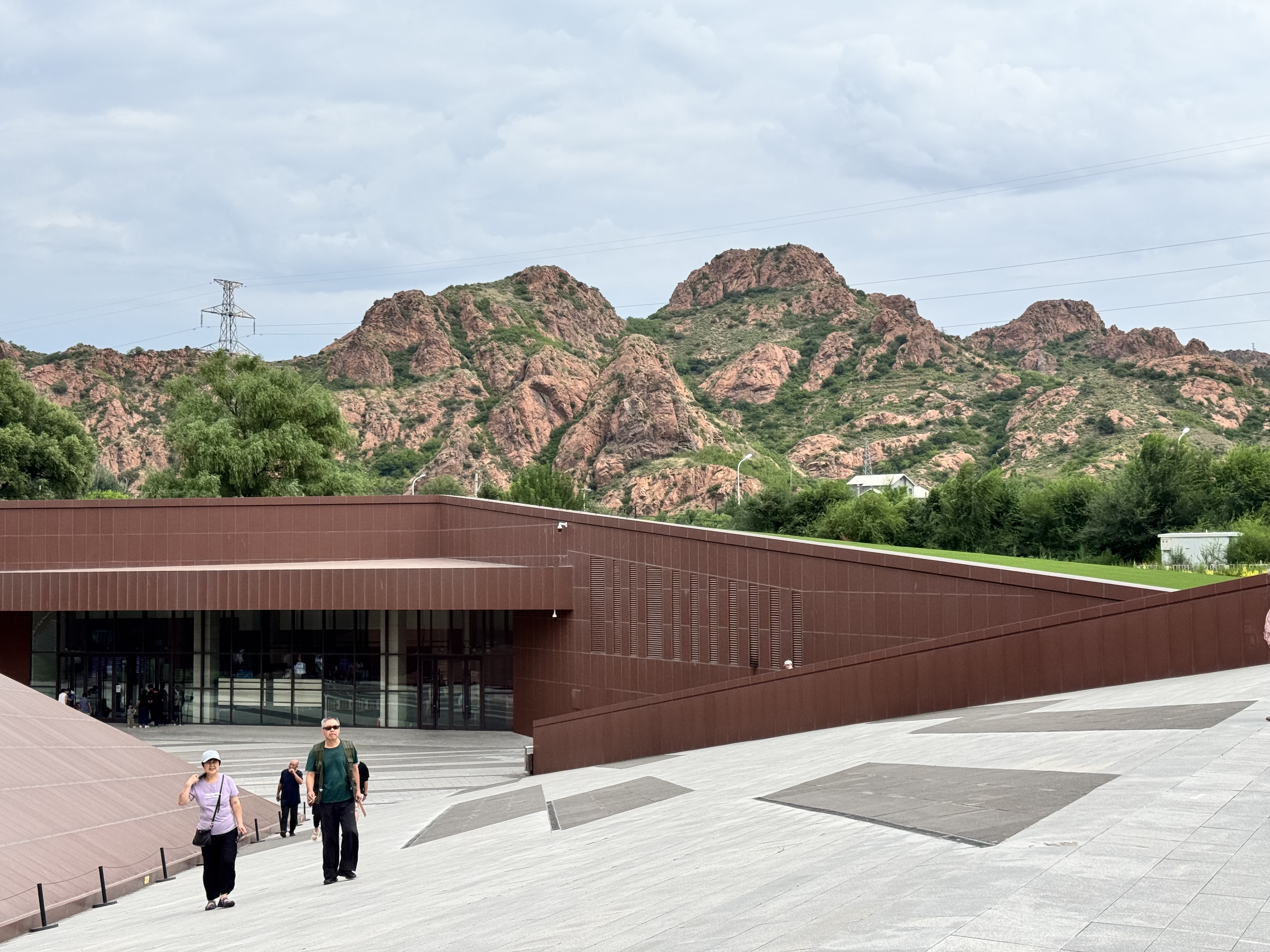 Hongshan behind the museum
